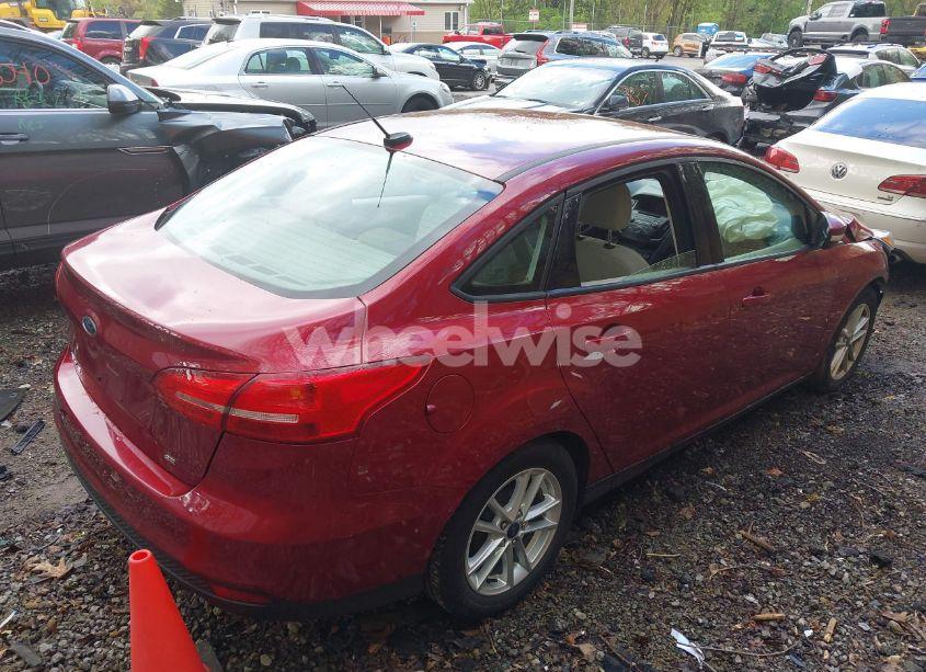 Photo 4 of 2015 Ford Focus SE (VIN 1FADP3F20FL292883)