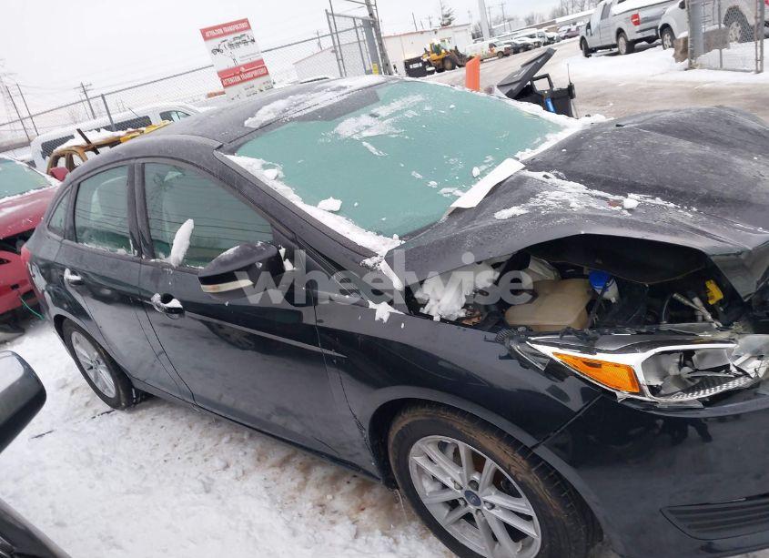 Photo 13 of 2015 Ford Focus SE (VIN 1FADP3F20FL305616)