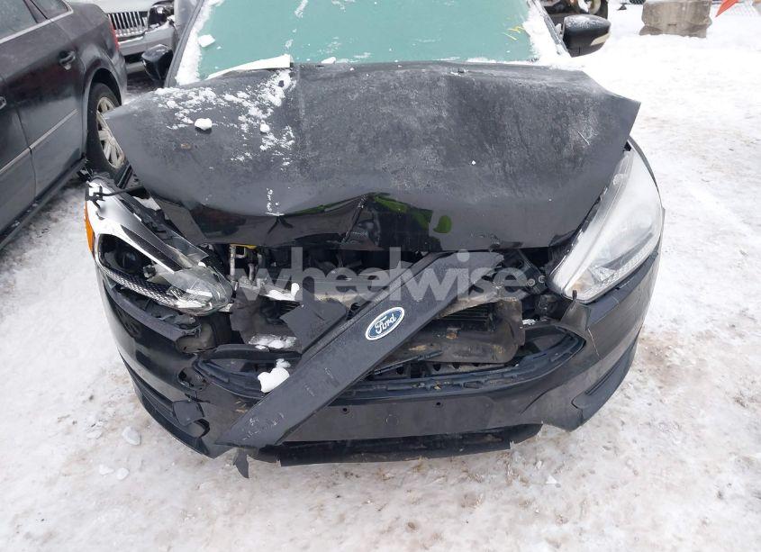 Photo 6 of 2015 Ford Focus SE (VIN 1FADP3F20FL305616)