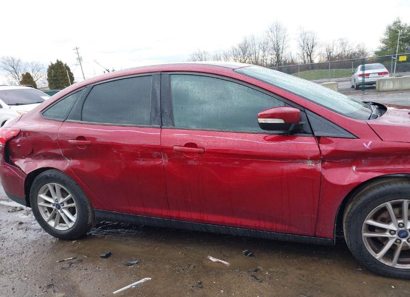 Photo 13 of 2015 Ford Focus SE (VIN 1FADP3F20FL313408)