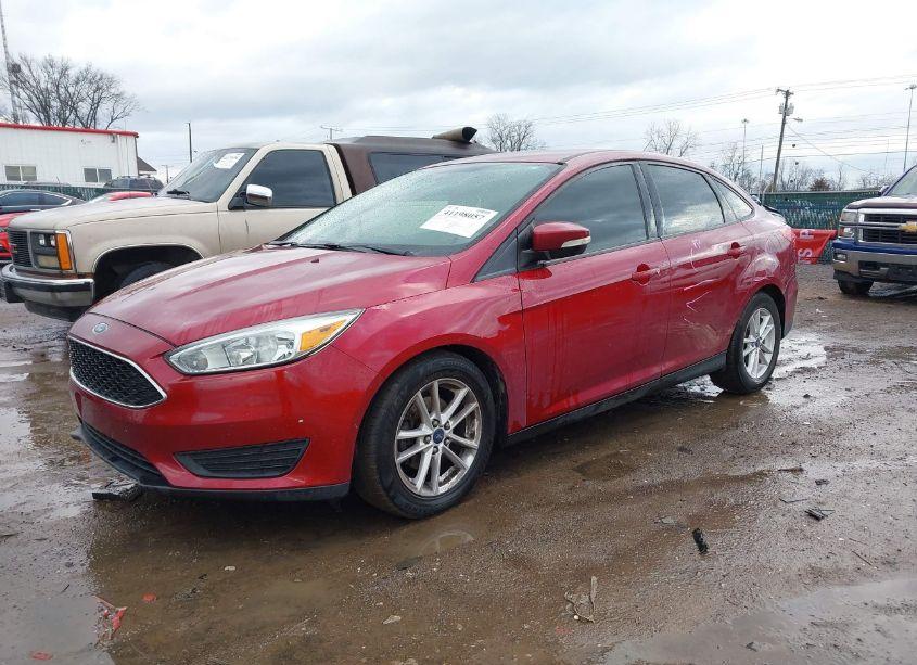 Photo 2 of 2015 Ford Focus SE (VIN 1FADP3F20FL313408)