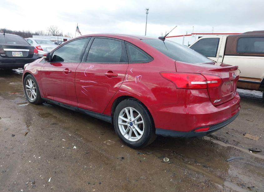 Photo 3 of 2015 Ford Focus SE (VIN 1FADP3F20FL313408)