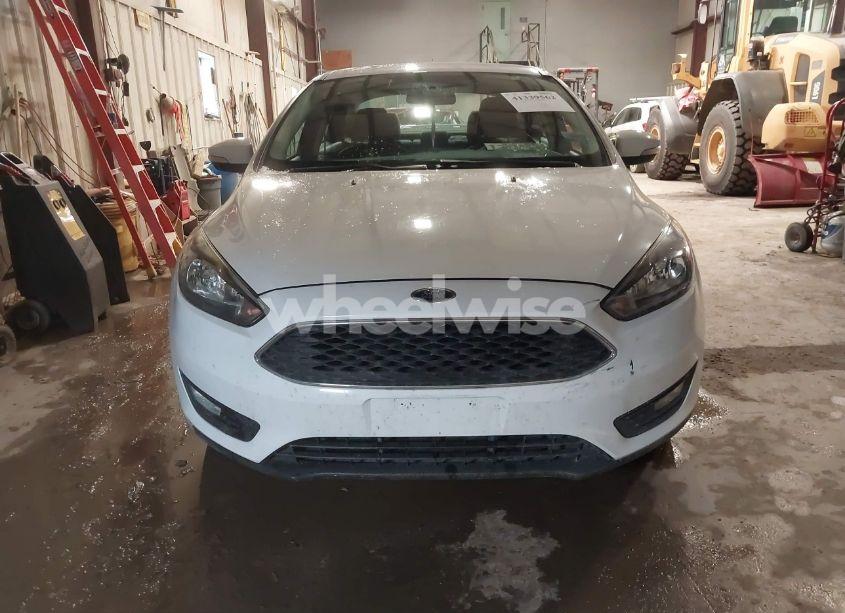 Photo 12 of 2015 Ford Focus SE (VIN 1FADP3F20FL321346)