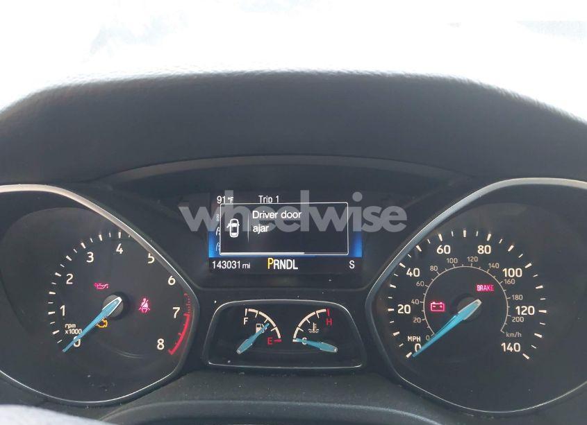 Photo 7 of 2015 Ford Focus SE (VIN 1FADP3F20FL335232)