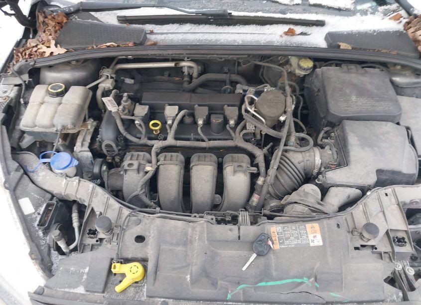 Photo 10 of 2015 Ford Focus SE (VIN 1FADP3F20FL340589)