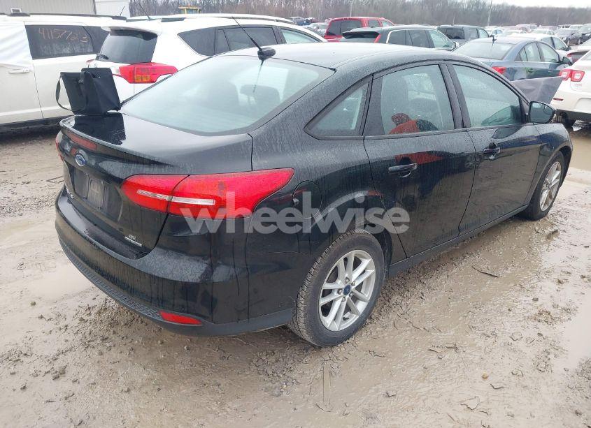 Photo 4 of 2015 Ford Focus SE (VIN 1FADP3F20FL367193)