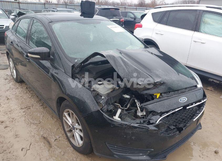Photo 6 of 2015 Ford Focus SE (VIN 1FADP3F20FL367193)