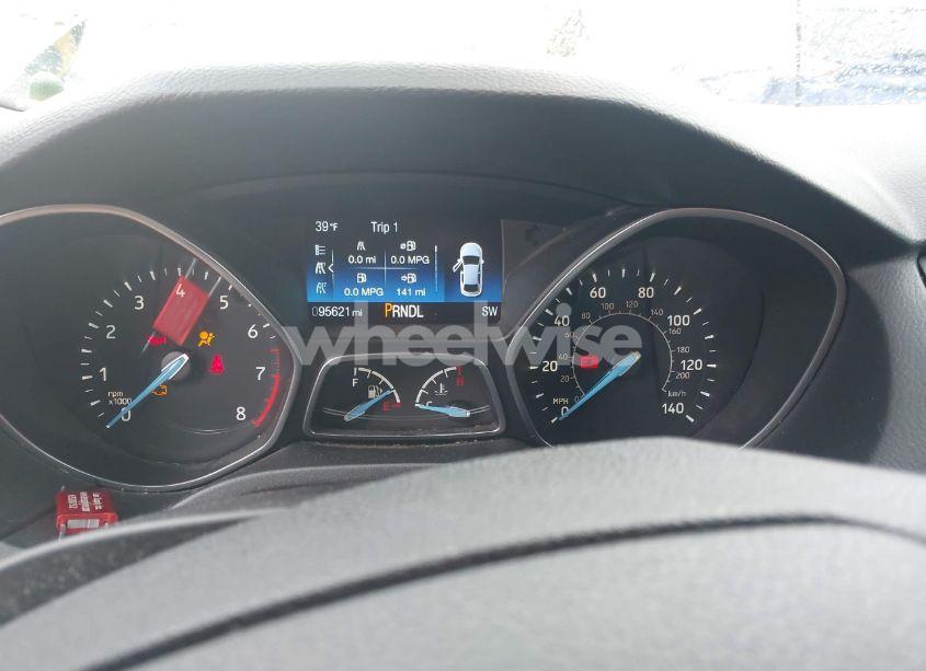 Photo 7 of 2015 Ford Focus SE (VIN 1FADP3F20FL367193)