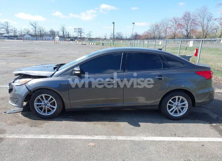 Photo 13 of 2015 Ford Focus SE (VIN 1FADP3F20FL377934)