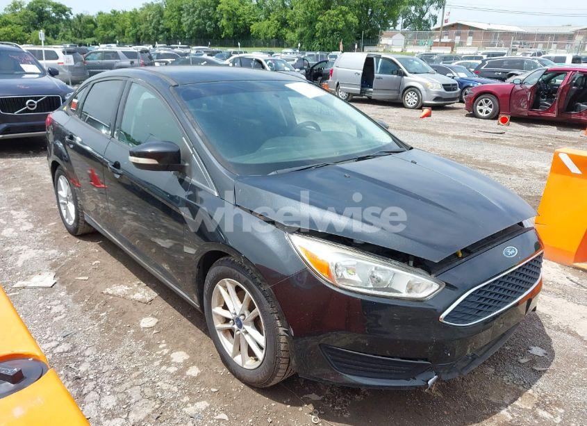 2015 Ford Focus SE (VIN 1FADP3F20FL378484) main photo