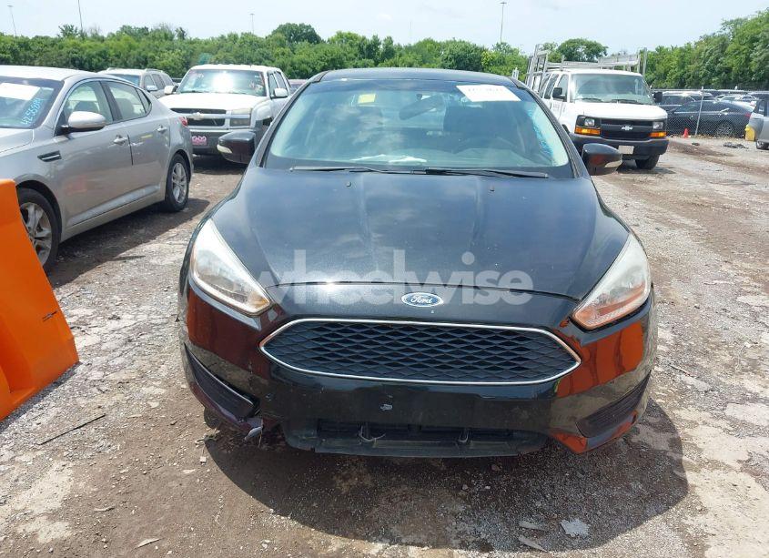Photo 6 of 2015 Ford Focus SE (VIN 1FADP3F20FL378484)
