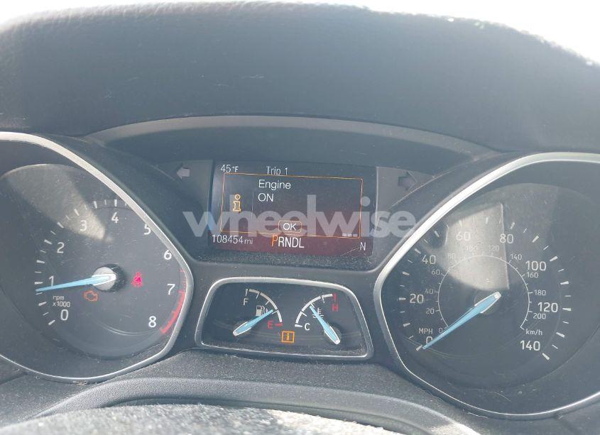 Photo 7 of 2015 Ford Focus SE (VIN 1FADP3F20FL378484)