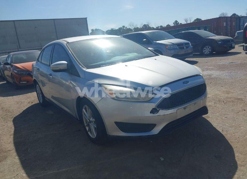 2016 Ford Focus SE (VIN 1FADP3F20GL212273) main photo