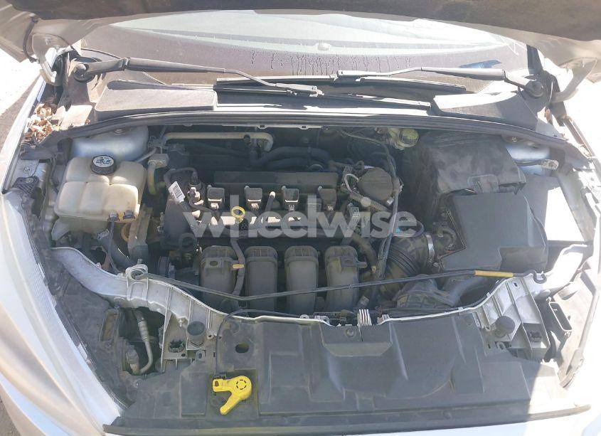 Photo 10 of 2016 Ford Focus SE (VIN 1FADP3F20GL212273)