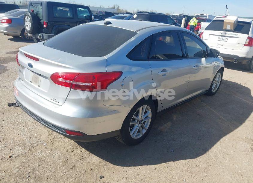 Photo 4 of 2016 Ford Focus SE (VIN 1FADP3F20GL212273)