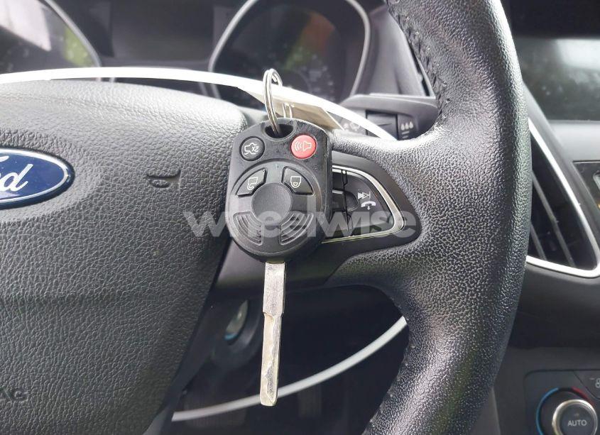 Photo 11 of 2016 Ford Focus SE (VIN 1FADP3F20GL223693)