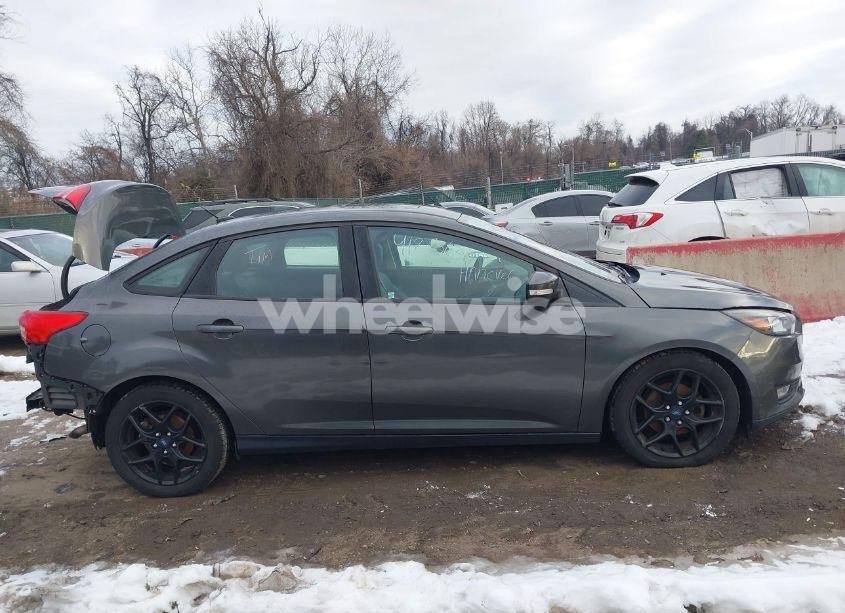 Photo 13 of 2016 Ford Focus SE (VIN 1FADP3F20GL223693)