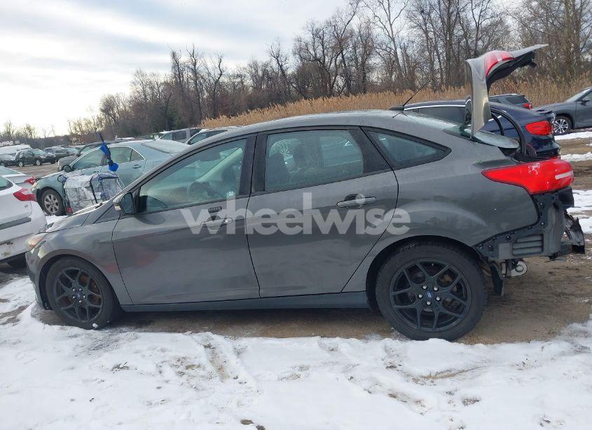 Photo 14 of 2016 Ford Focus SE (VIN 1FADP3F20GL223693)