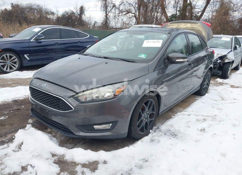 Photo 2 of 2016 Ford Focus SE (VIN 1FADP3F20GL223693)