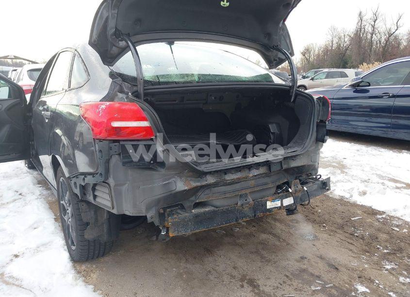 Photo 6 of 2016 Ford Focus SE (VIN 1FADP3F20GL223693)