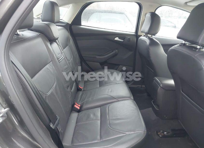 Photo 8 of 2016 Ford Focus SE (VIN 1FADP3F20GL223693)