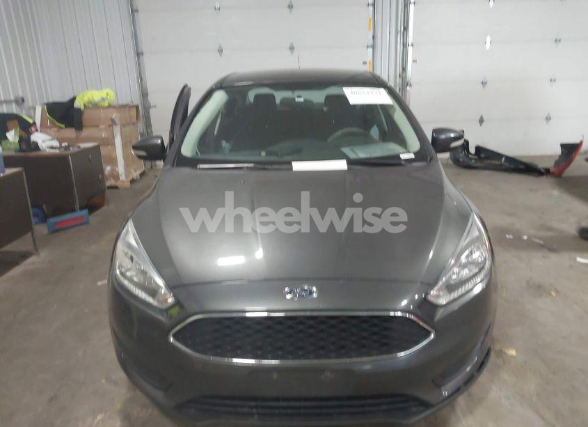 Photo 11 of 2016 Ford Focus SE (VIN 1FADP3F20GL227226)