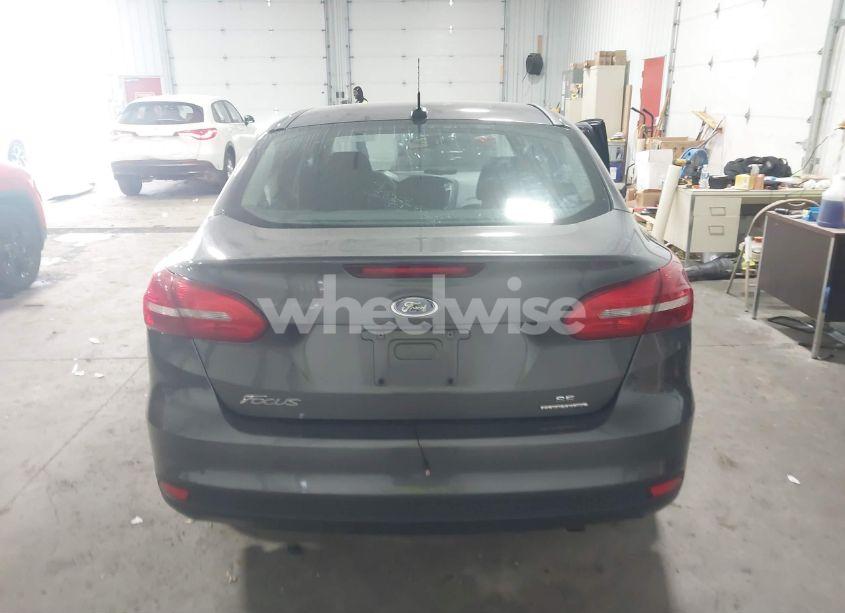 Photo 15 of 2016 Ford Focus SE (VIN 1FADP3F20GL227226)