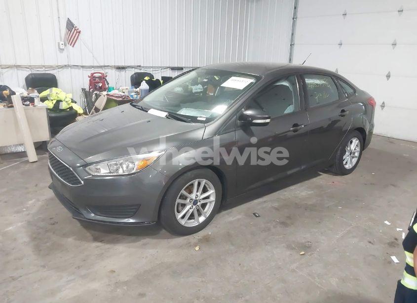 Photo 2 of 2016 Ford Focus SE (VIN 1FADP3F20GL227226)