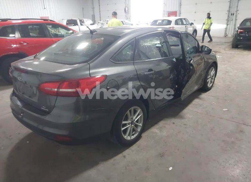 Photo 4 of 2016 Ford Focus SE (VIN 1FADP3F20GL227226)