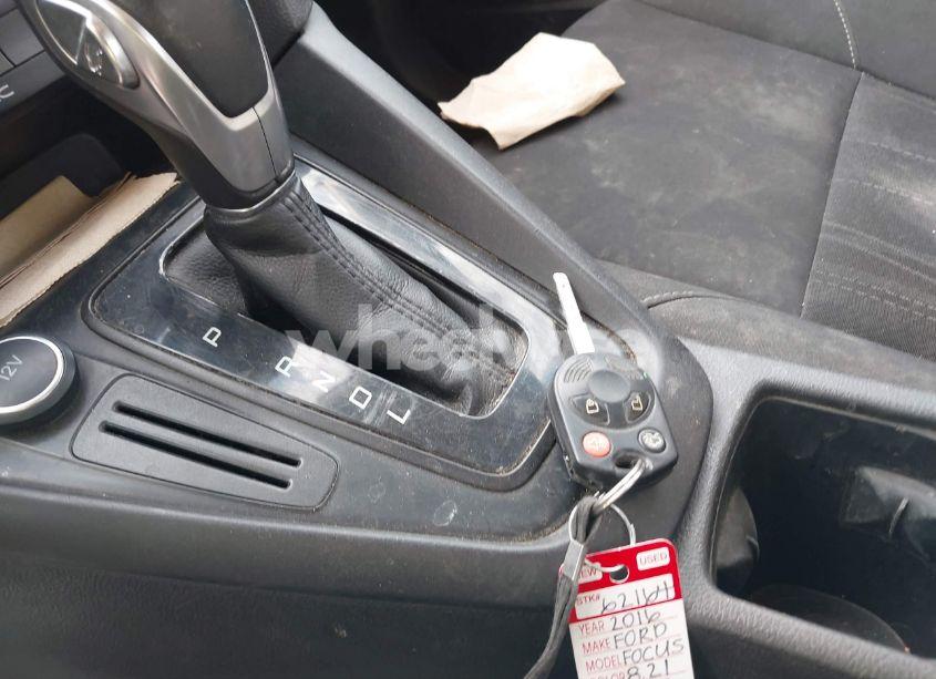 Photo 11 of 2016 Ford Focus SE (VIN 1FADP3F20GL235018)