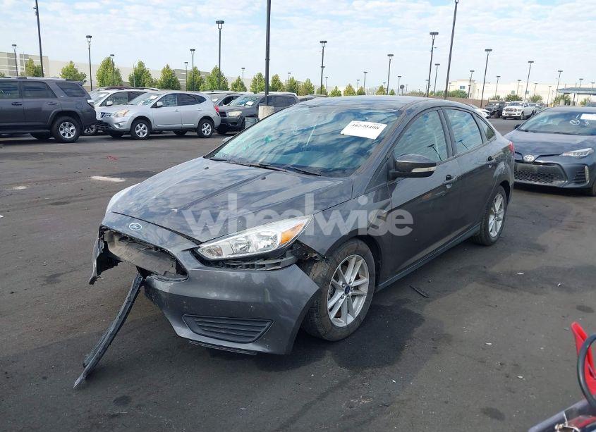 Photo 2 of 2016 Ford Focus SE (VIN 1FADP3F20GL235018)