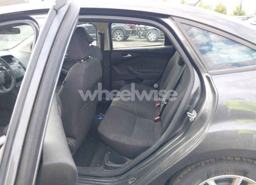 Photo 8 of 2016 Ford Focus SE (VIN 1FADP3F20GL235018)