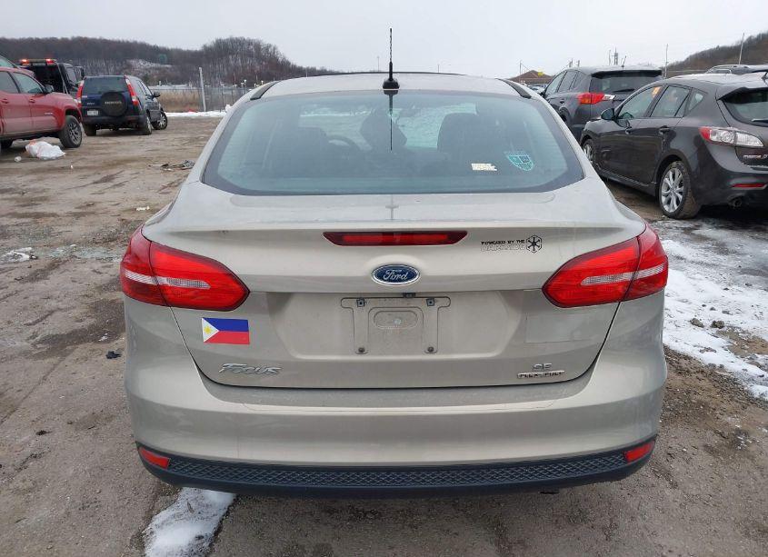 Photo 16 of 2016 Ford Focus SE (VIN 1FADP3F20GL237383)