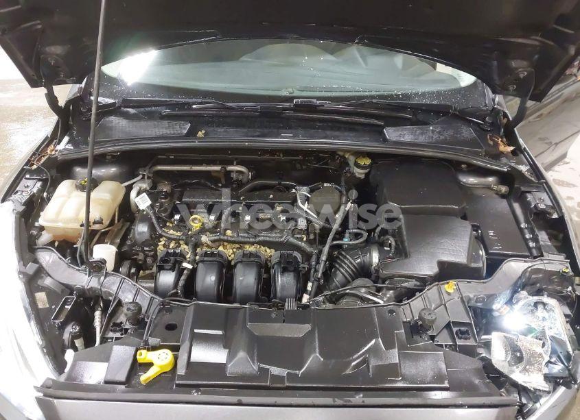 Photo 10 of 2016 Ford Focus SE (VIN 1FADP3F20GL240218)