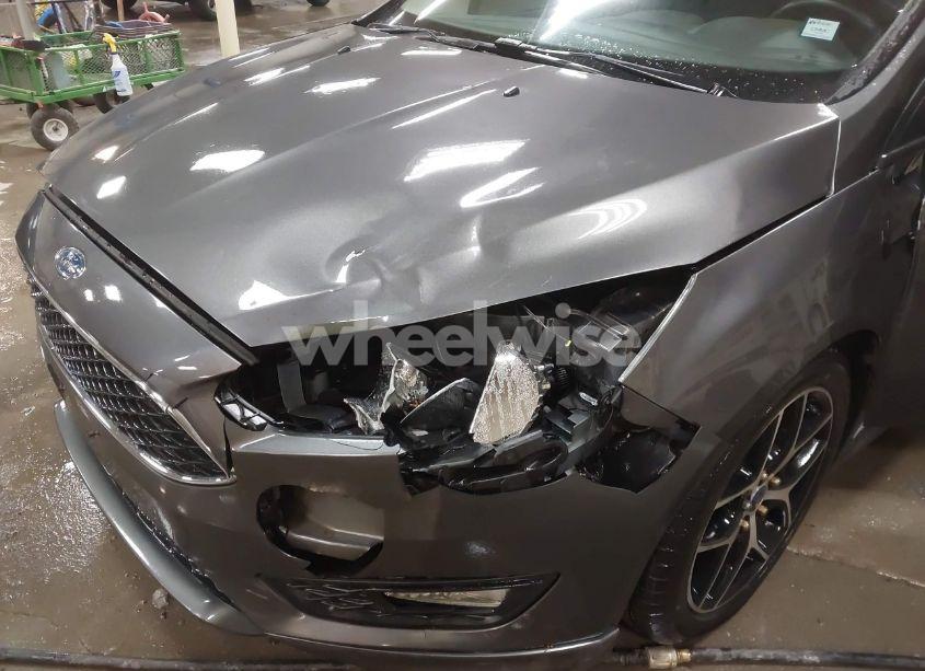 Photo 6 of 2016 Ford Focus SE (VIN 1FADP3F20GL240218)