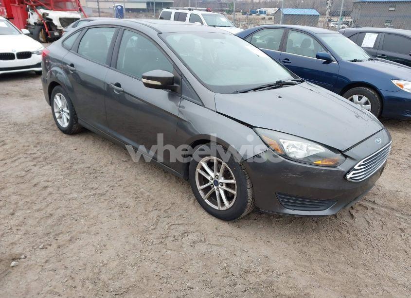 2016 Ford Focus SE (VIN 1FADP3F20GL243443) main photo