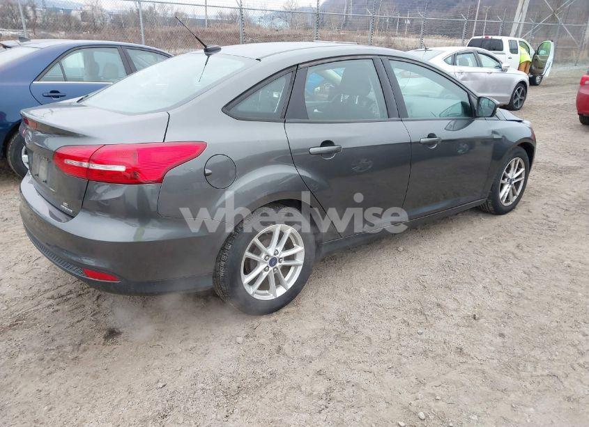 Photo 4 of 2016 Ford Focus SE (VIN 1FADP3F20GL243443)