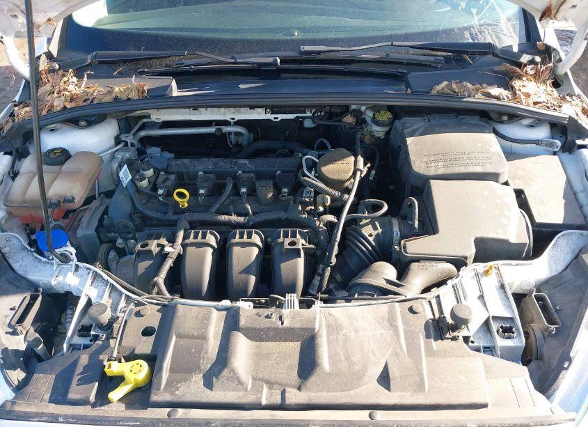 Photo 10 of 2016 Ford Focus SE (VIN 1FADP3F20GL244589)