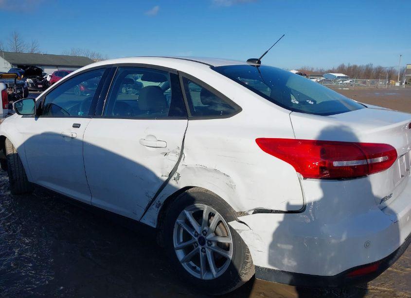 Photo 14 of 2016 Ford Focus SE (VIN 1FADP3F20GL244589)