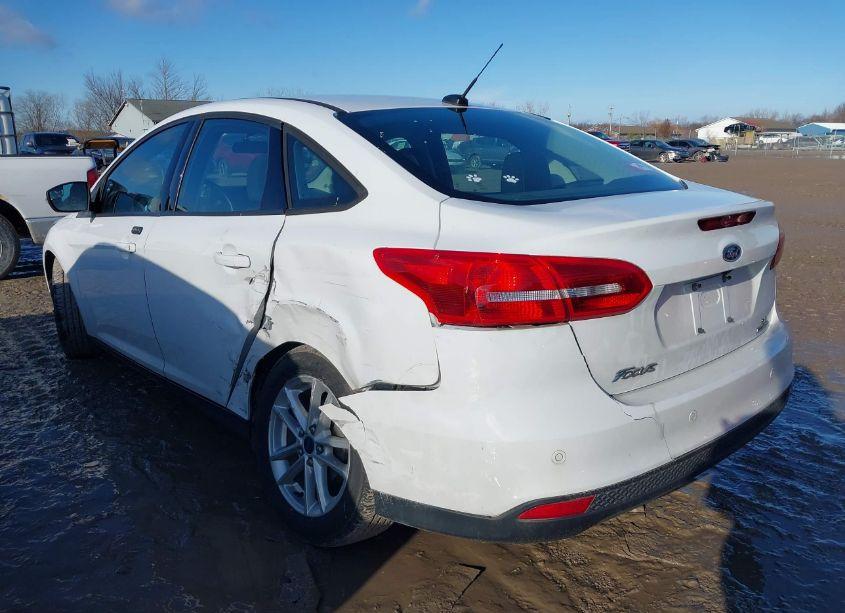 Photo 3 of 2016 Ford Focus SE (VIN 1FADP3F20GL244589)