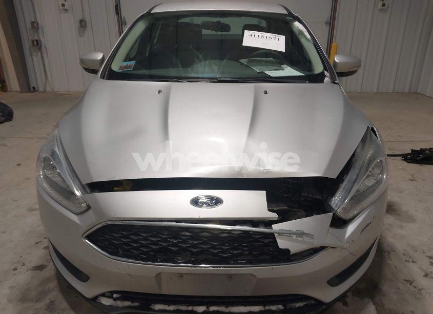 Photo 12 of 2016 Ford Focus SE (VIN 1FADP3F20GL262087)