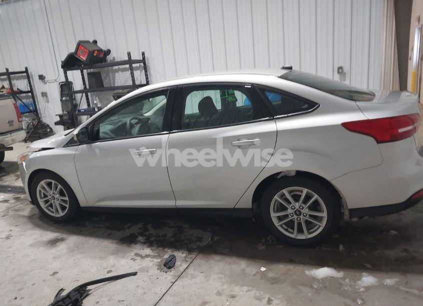 Photo 14 of 2016 Ford Focus SE (VIN 1FADP3F20GL262087)
