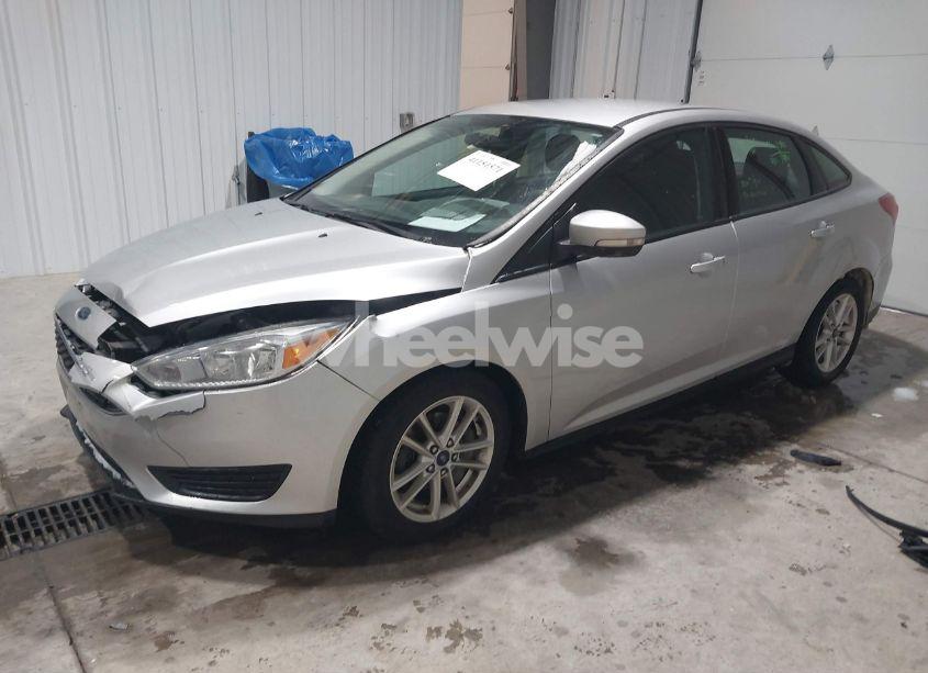 Photo 2 of 2016 Ford Focus SE (VIN 1FADP3F20GL262087)