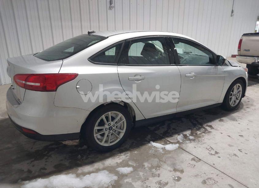 Photo 4 of 2016 Ford Focus SE (VIN 1FADP3F20GL262087)