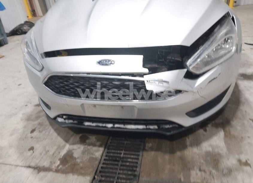 Photo 6 of 2016 Ford Focus SE (VIN 1FADP3F20GL262087)