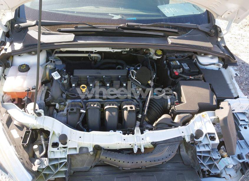 Photo 10 of 2016 Ford Focus SE (VIN 1FADP3F20GL266320)