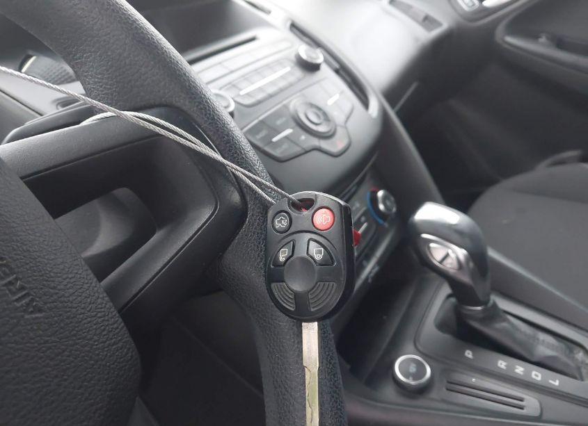 Photo 11 of 2016 Ford Focus SE (VIN 1FADP3F20GL268035)