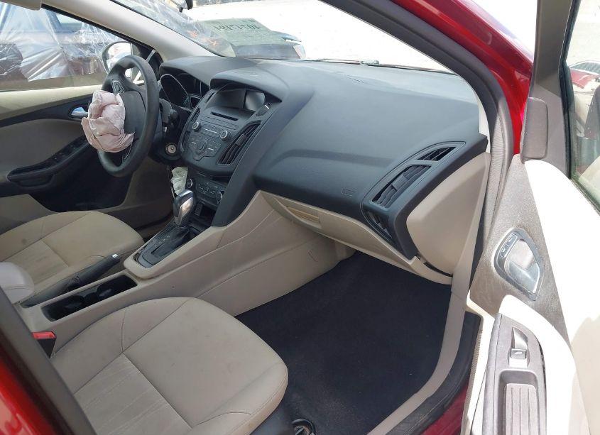 Photo 5 of 2016 Ford Focus SE (VIN 1FADP3F20GL279651)