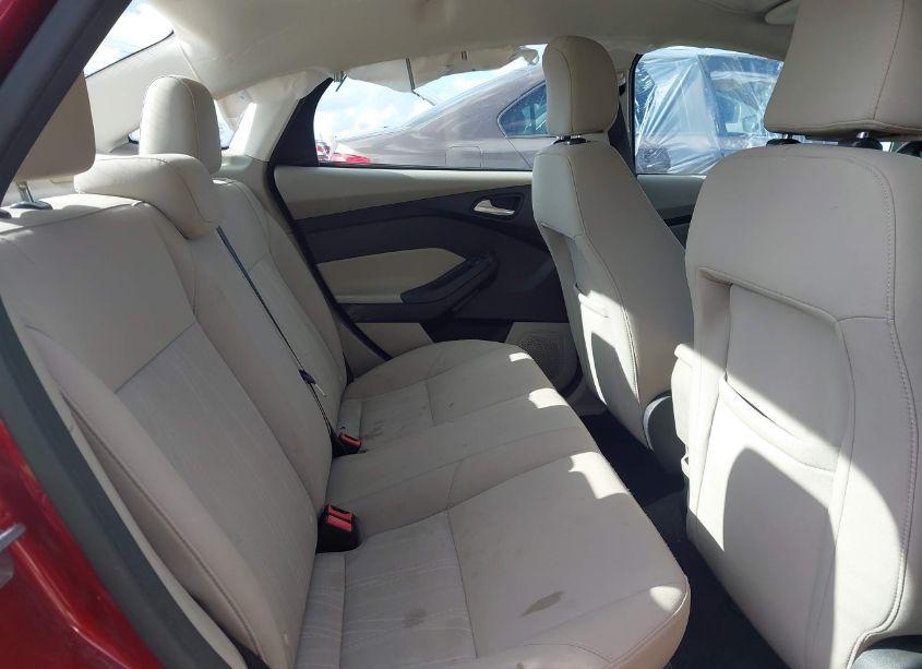 Photo 8 of 2016 Ford Focus SE (VIN 1FADP3F20GL279651)