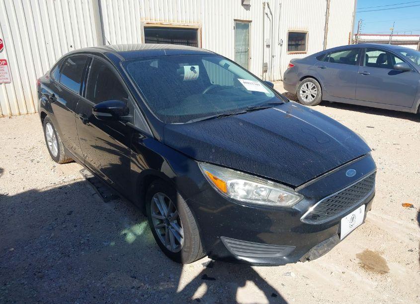 2016 Ford Focus SE (VIN 1FADP3F20GL291458) main photo